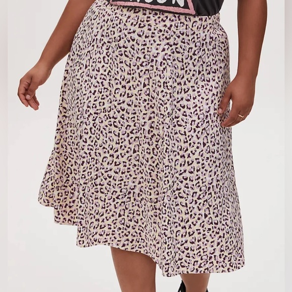 Torrid Leopard Satin Midi Slip Skirt Women’s Torrid Size 3 US 3X 22-24 - Picture 1 of 9